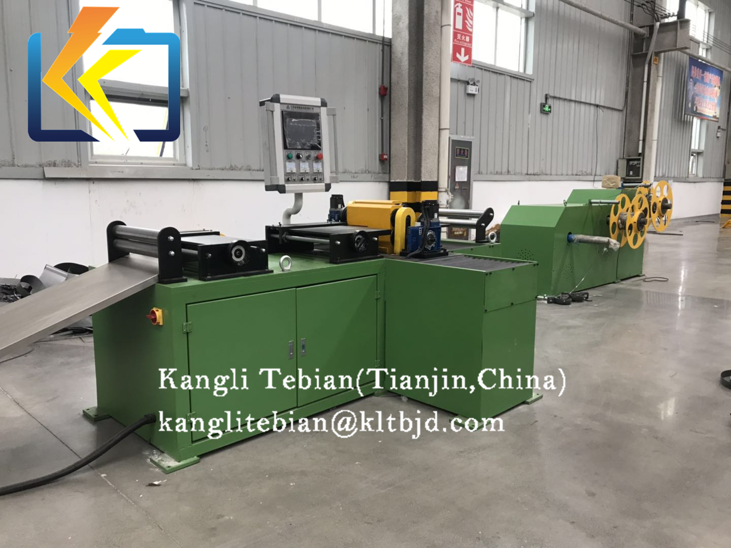 Three-dimensional core cutting machine